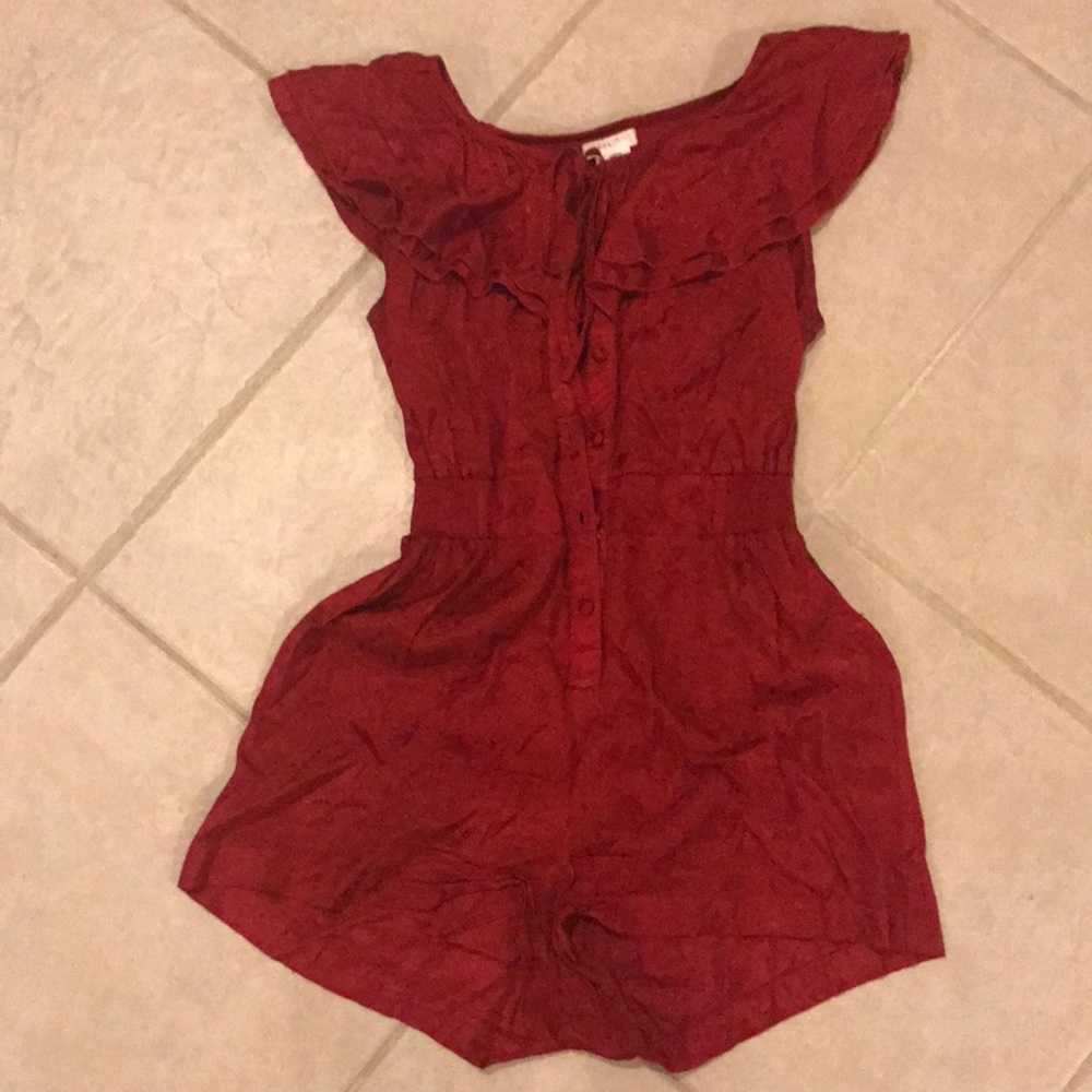 Red ruffle romper - Picture 3 of 9